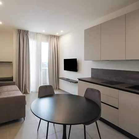 Goldoni 6 Apartahotel Rímini